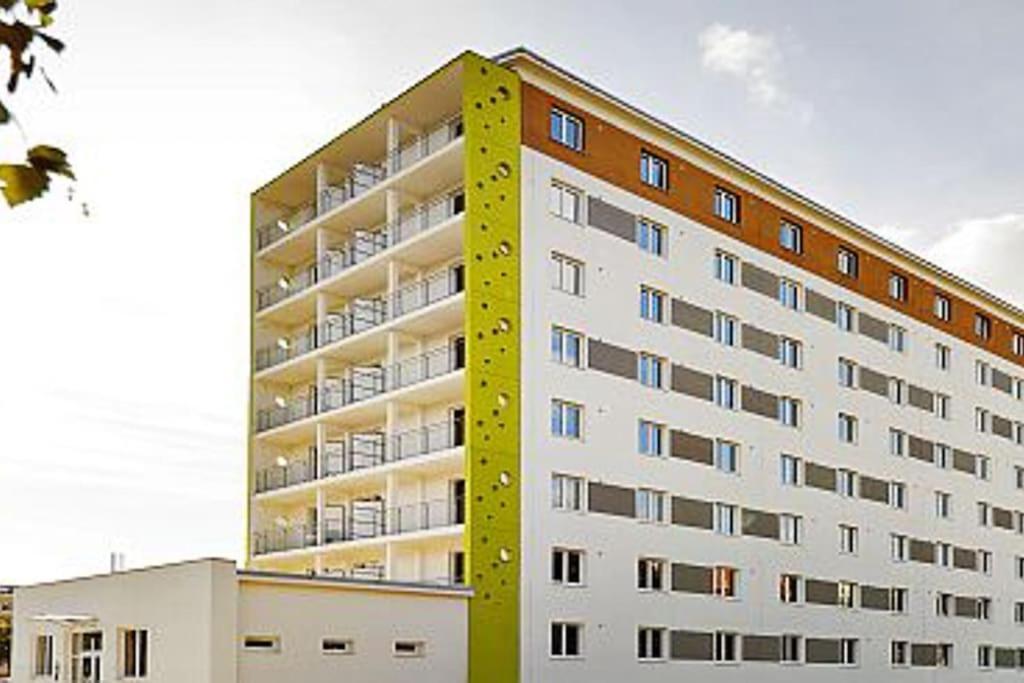Moderny Apartman S Parkovanim Bratislava Exterior photo