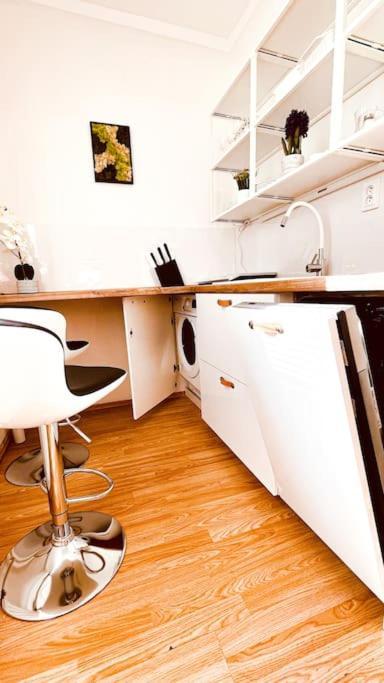 Moderny Apartman S Parkovanim Bratislava Exterior photo