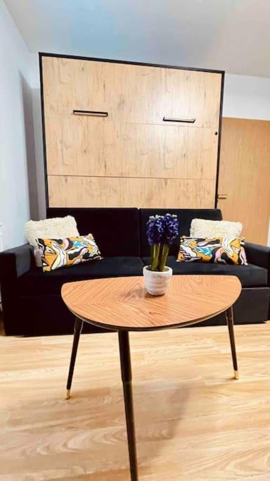 Moderny Apartman S Parkovanim Bratislava Exterior photo